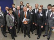 <p>Frau Dr. Inge Gräßle, CDU, und Markus Ferber, CSU, im Gespräch mit Vertretern der VR-Bank Aalen  - 05.11.2012</p>